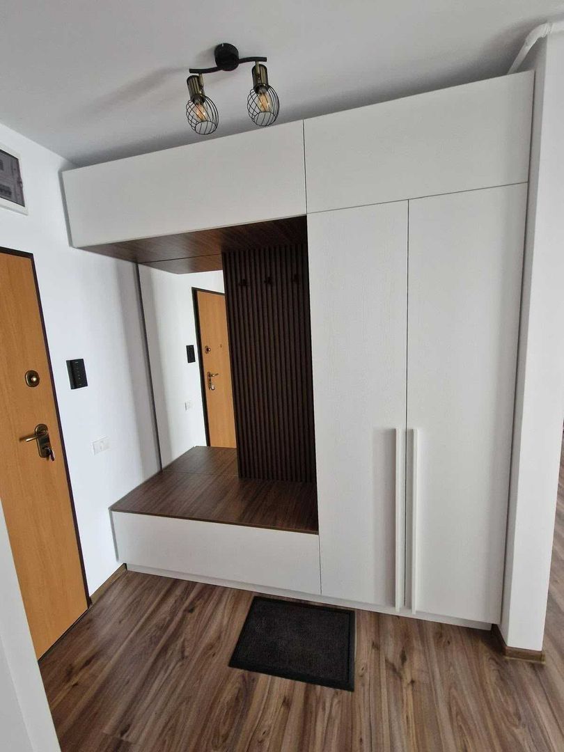 Proprietar inchiriez apartament 2 camera decomandat si loc de parcare