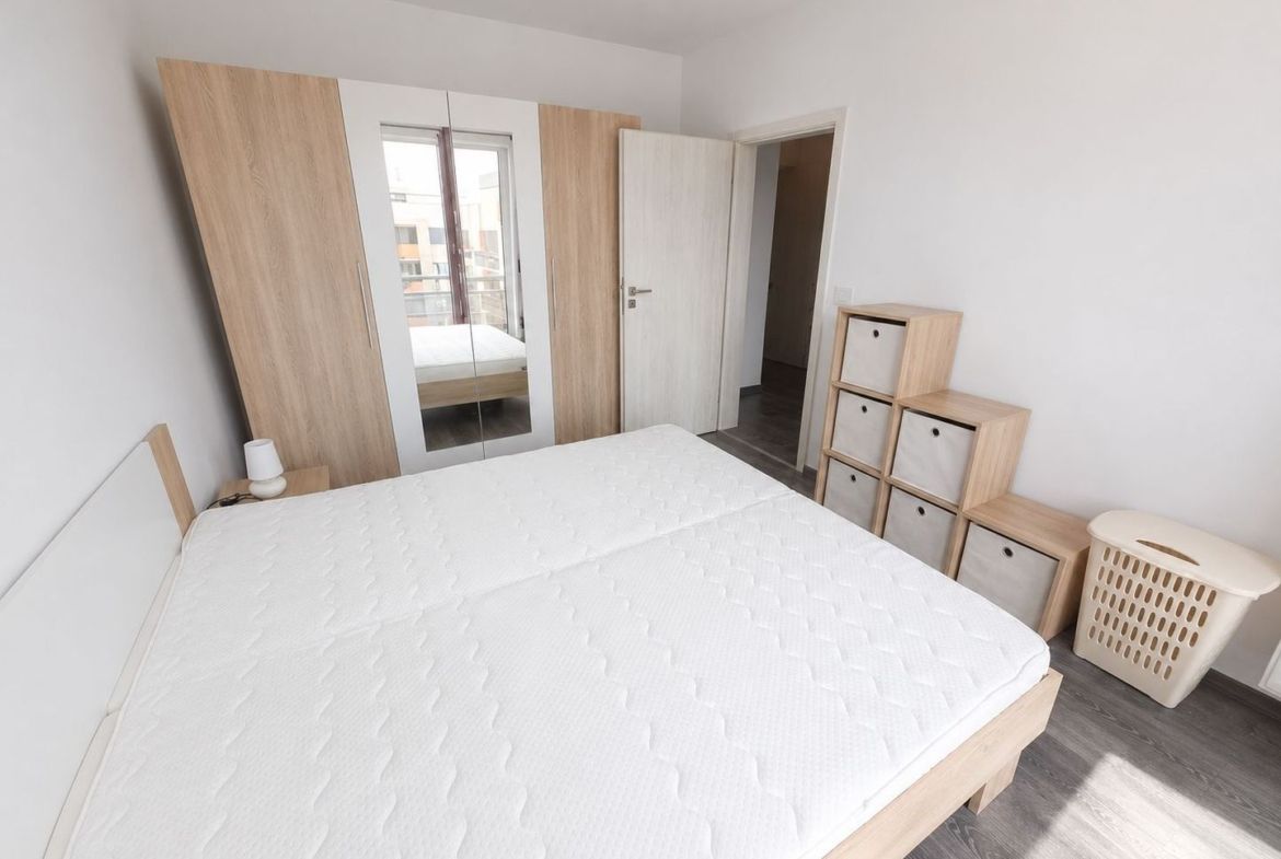 Apartament 2 camere decomandat cu parcare subterană – Complex Iris 7,