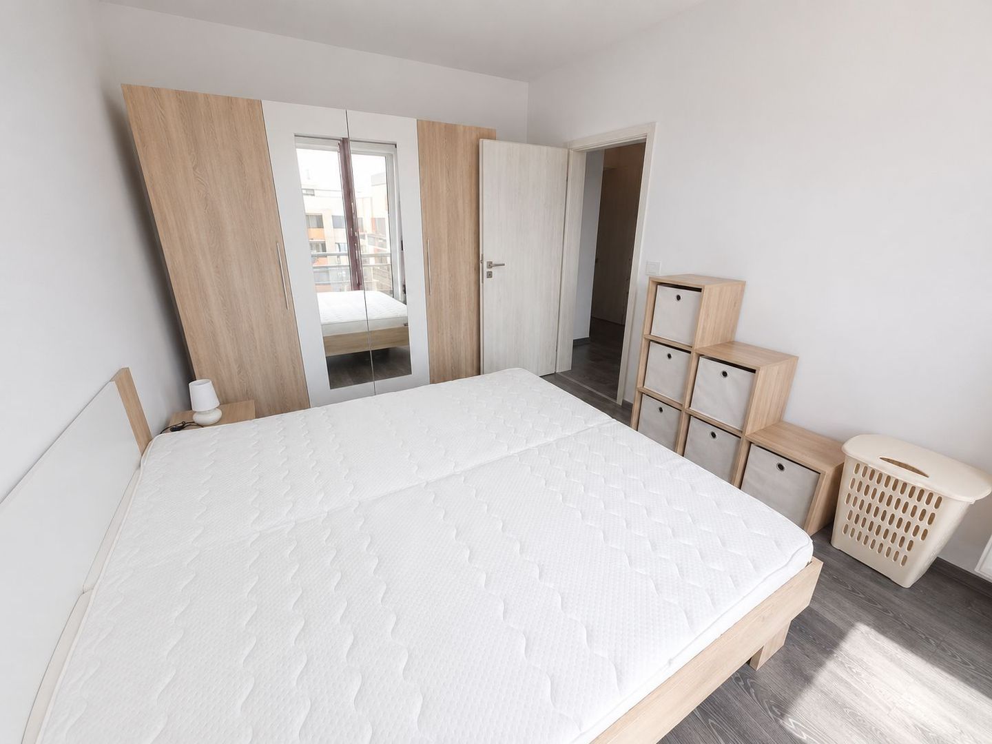 Apartament 2 camere decomandat cu parcare subterană – Complex Iris 7,