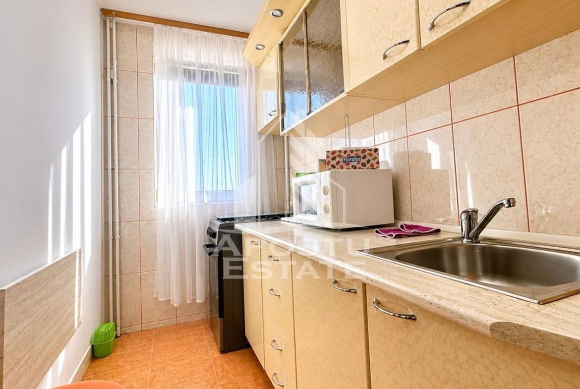 Apartament de vanzare 3 camere, 54 mp utili, zona Fortuna