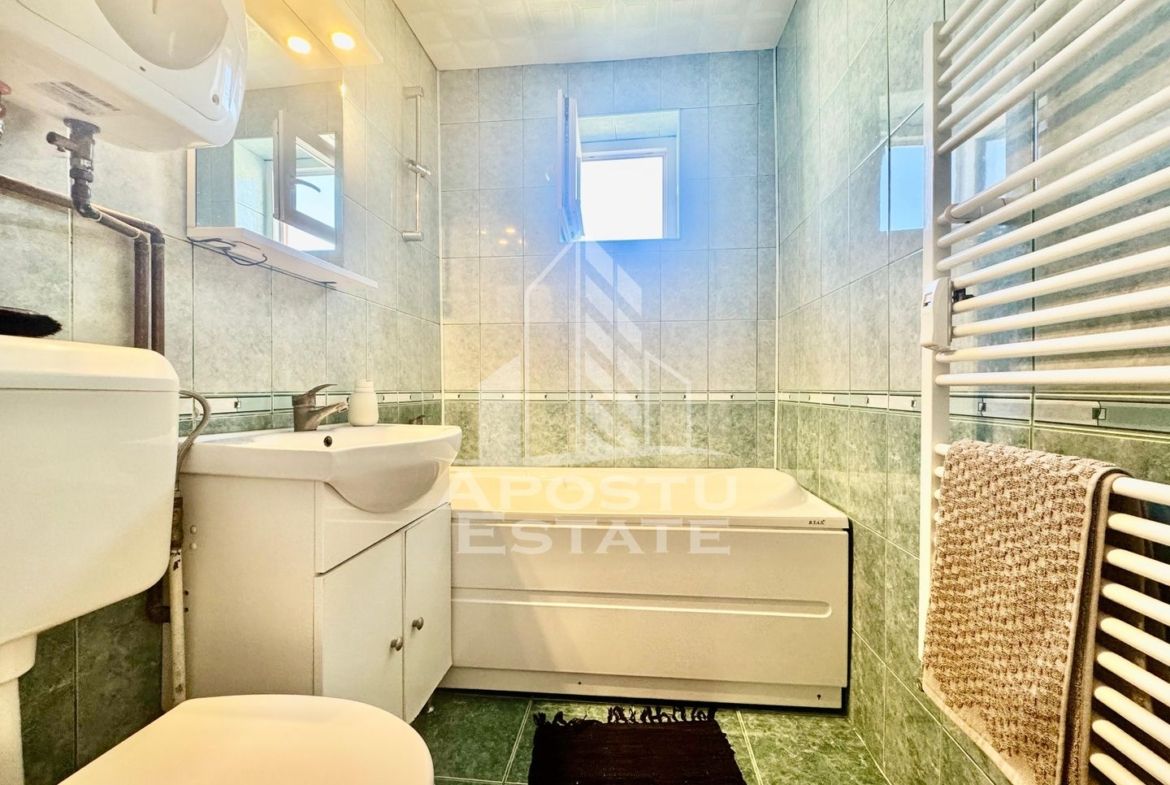 Apartament de vanzare 3 camere, 54 mp utili, zona Fortuna