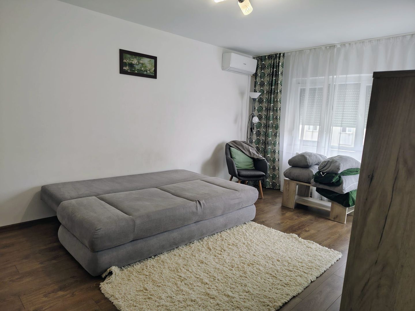 De inchiriat:  apartament, 2 camere Oradea. 340 E/luna. Comision 50%