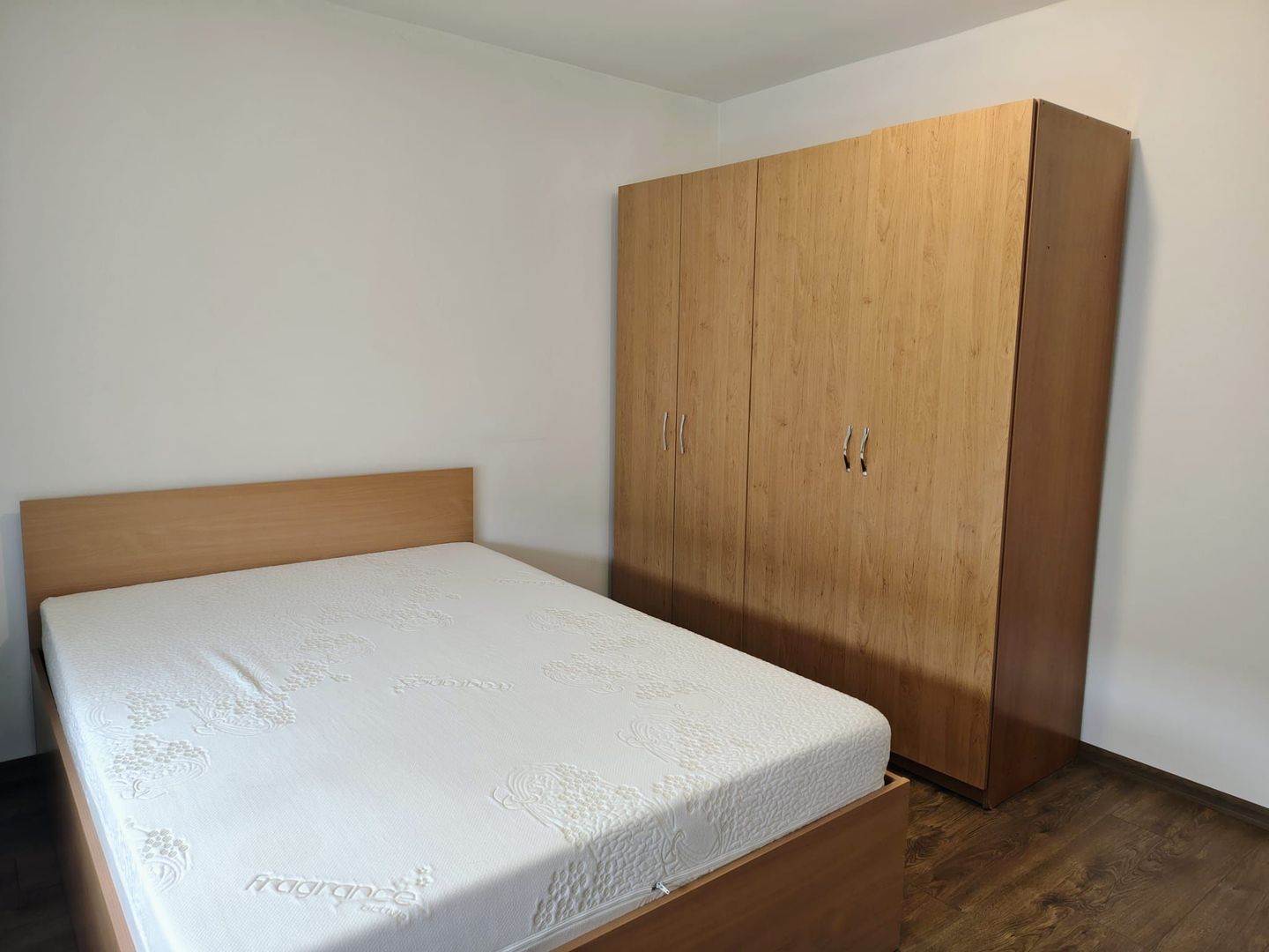 De inchiriat:  apartament, 2 camere Oradea. 340 E/luna. Comision 50%