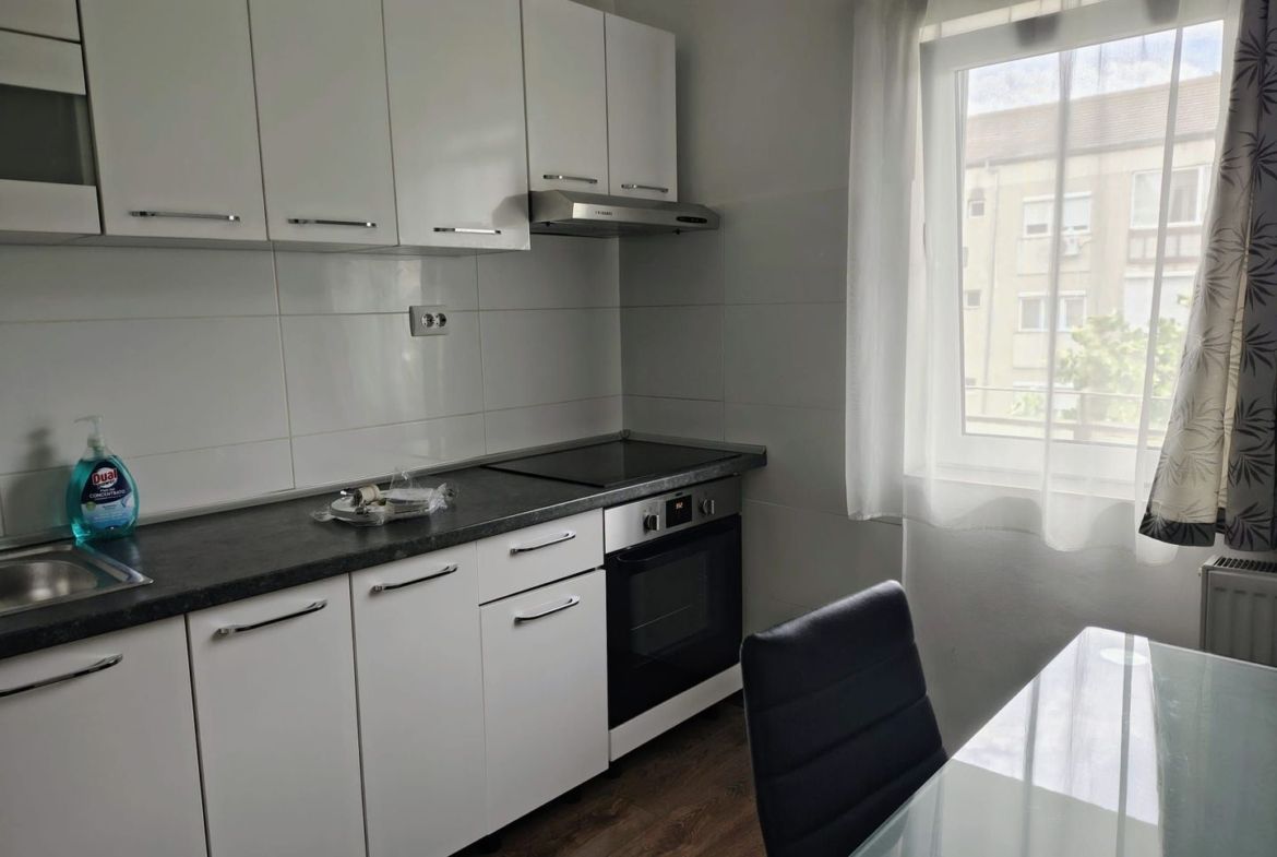 De inchiriat:  apartament, 2 camere Oradea. 340 E/luna. Comision 50%
