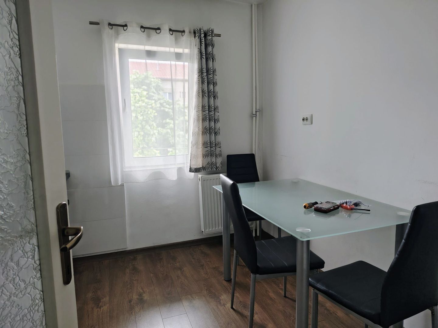 De inchiriat:  apartament, 2 camere Oradea. 340 E/luna. Comision 50%