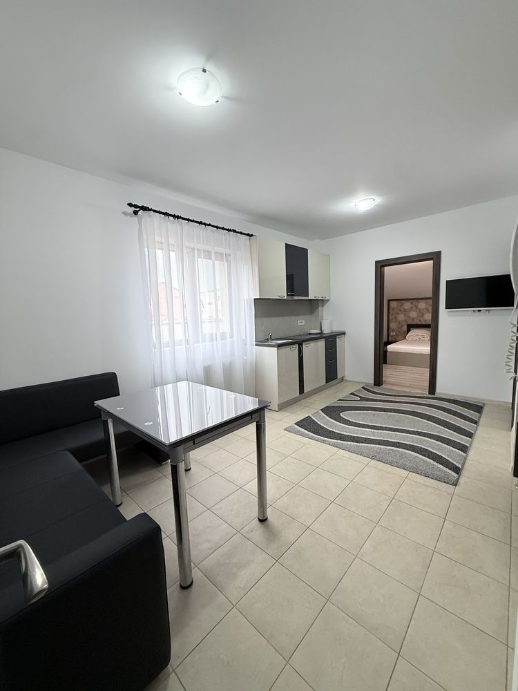 Proprietar 2 camere decomandate,bloc nou,prima inchiriere,zona Lipovei – Iulius Mall,mobilat