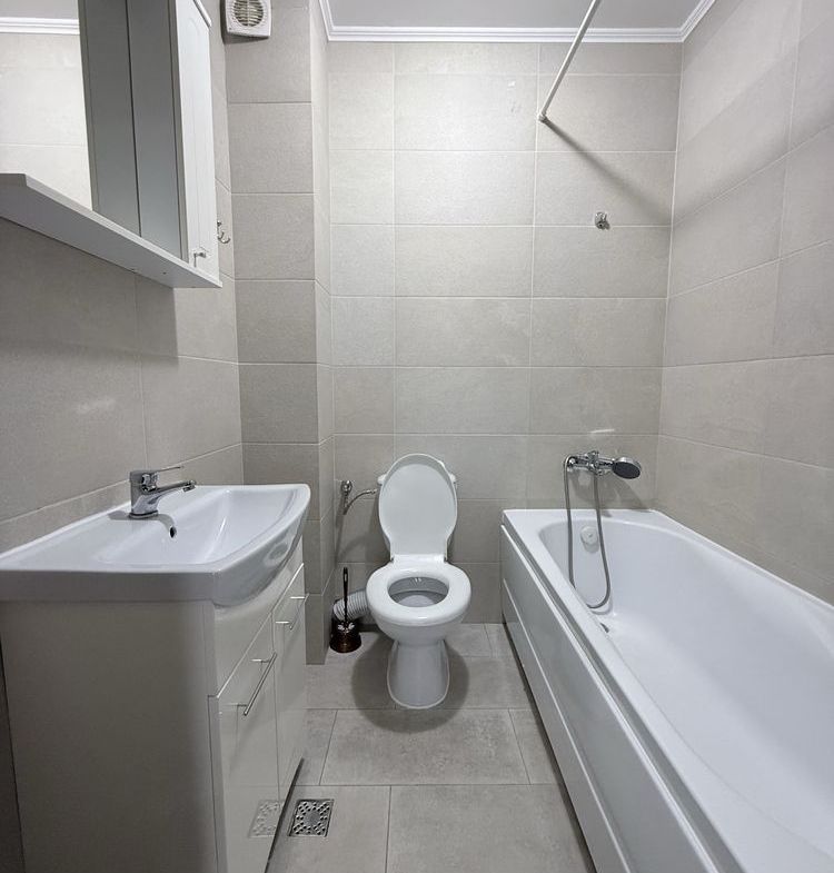 Proprietar 2 camere decomandate,bloc nou,prima inchiriere,zona Lipovei – Iulius Mall,mobilat