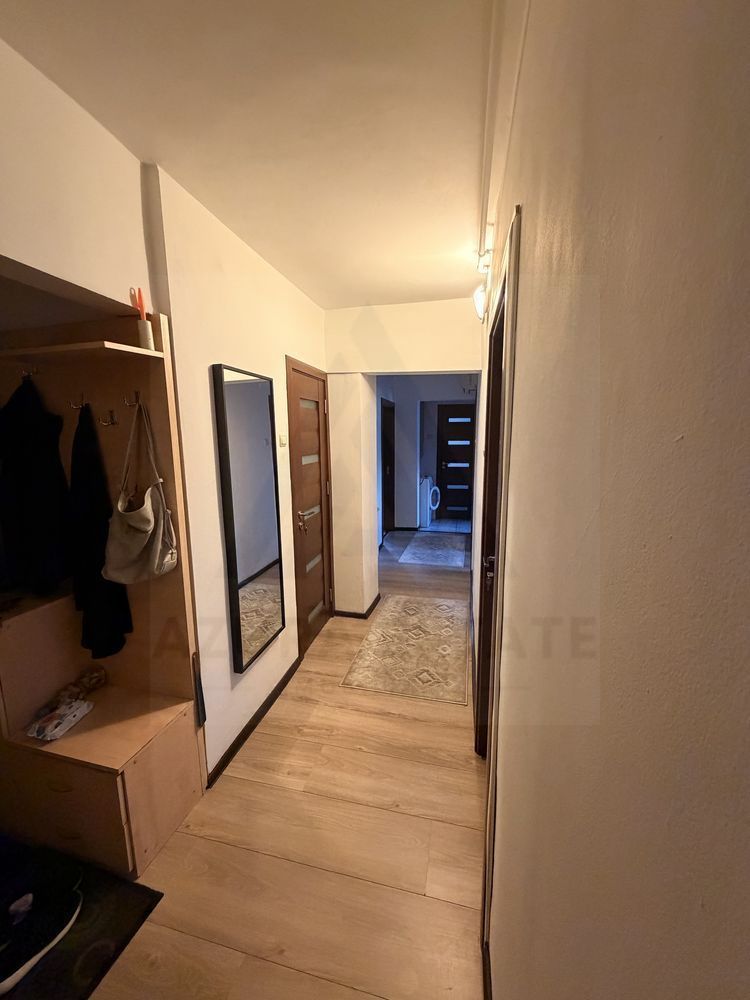 Apartament 4 camere 75 mp cu  balcon si pivnita pe b-dul Mihai Viteazu