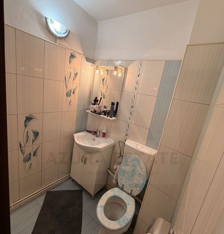 Apartament 4 camere 75 mp cu  balcon si pivnita pe b-dul Mihai Viteazu