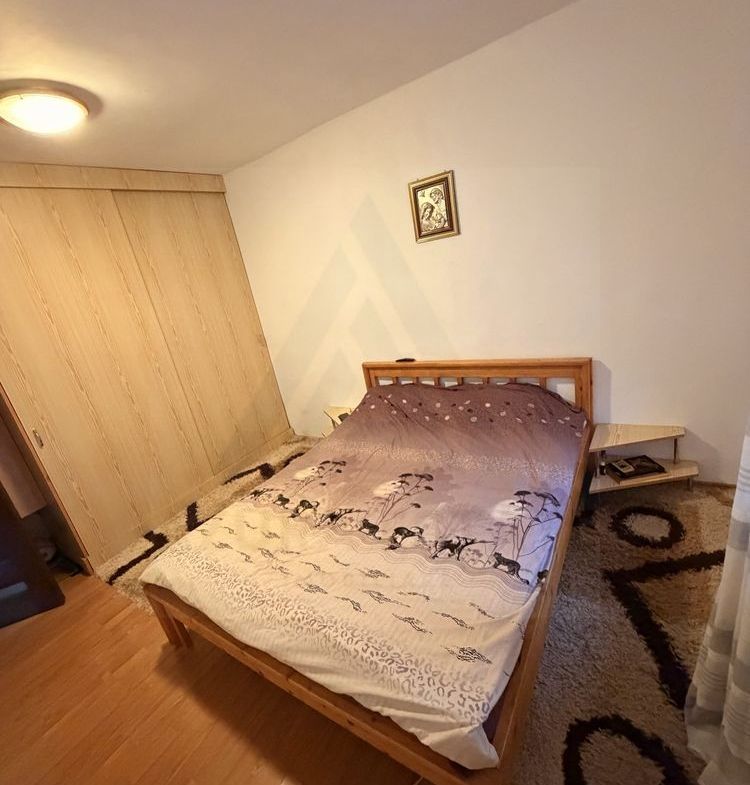 Apartament 4 camere 75 mp cu  balcon si pivnita pe b-dul Mihai Viteazu