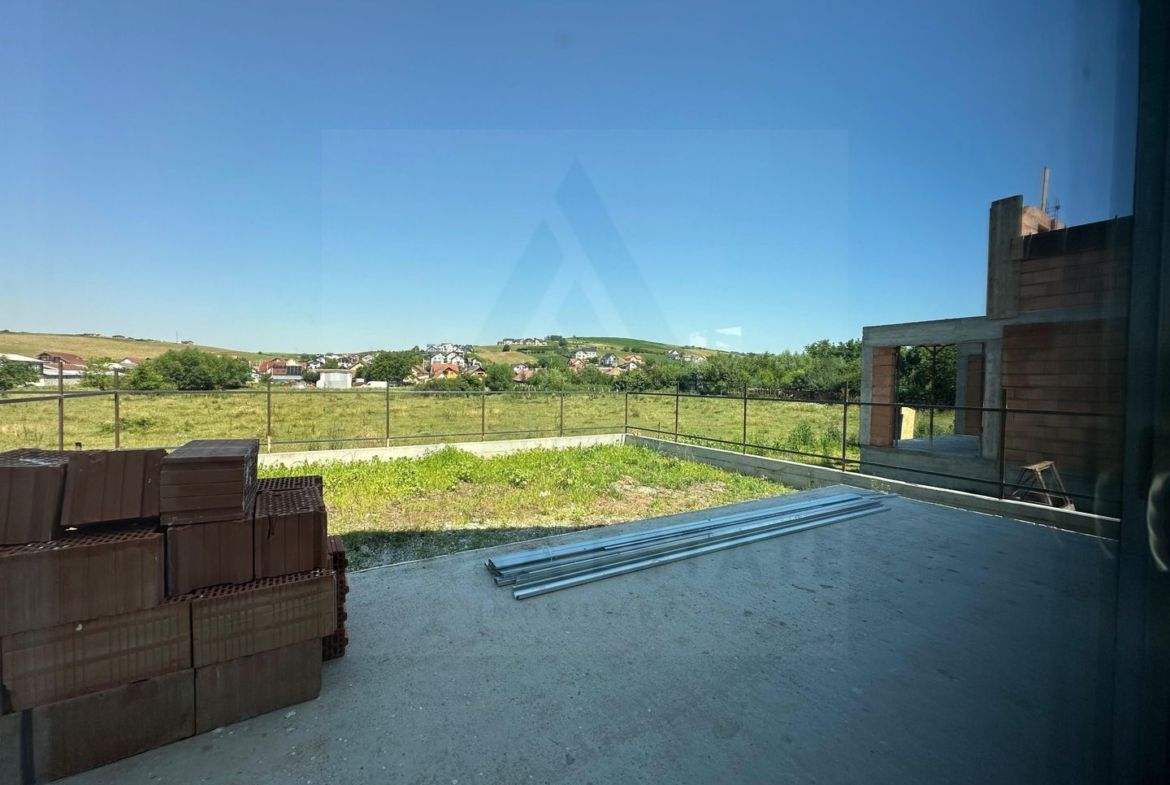 Casă tip duplex curte 350 mp 120 mp utili terasa 22 mp Sura Mare