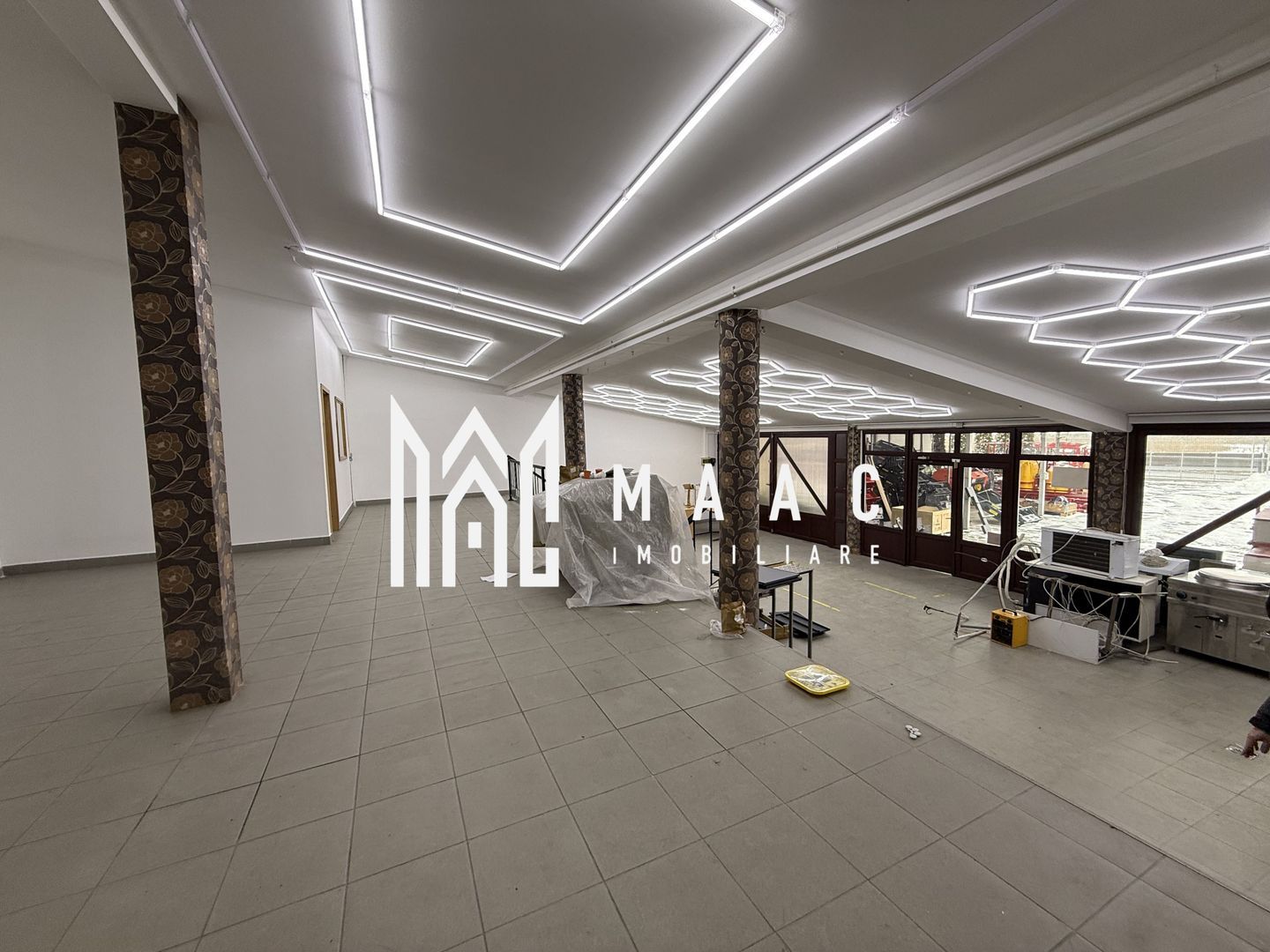 Spatiu comercial | La strada | 200 MP | Teren 300MP | Vestem