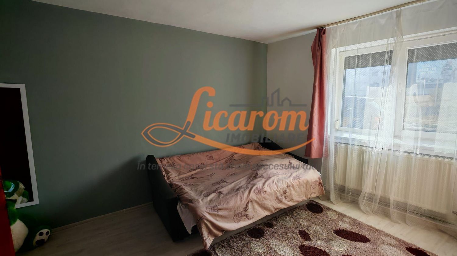 Corp de casa 4 camere zona Nicopole,curte comuna cu 1 familie.