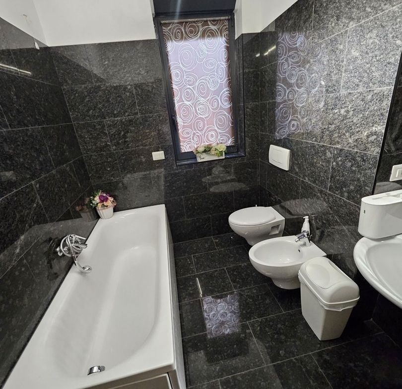Apartament LUX cu 2 camere și curte privată 140 mp – Dumbrăvița