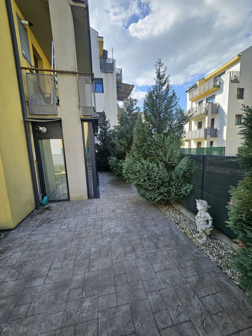 Apartament LUX cu 2 camere și curte privată 140 mp – Dumbrăvița