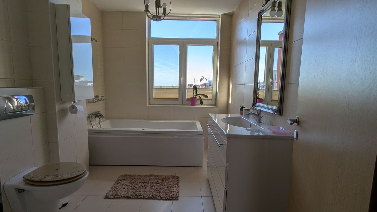Penthouse, 100 mp utili, 50 mp terase