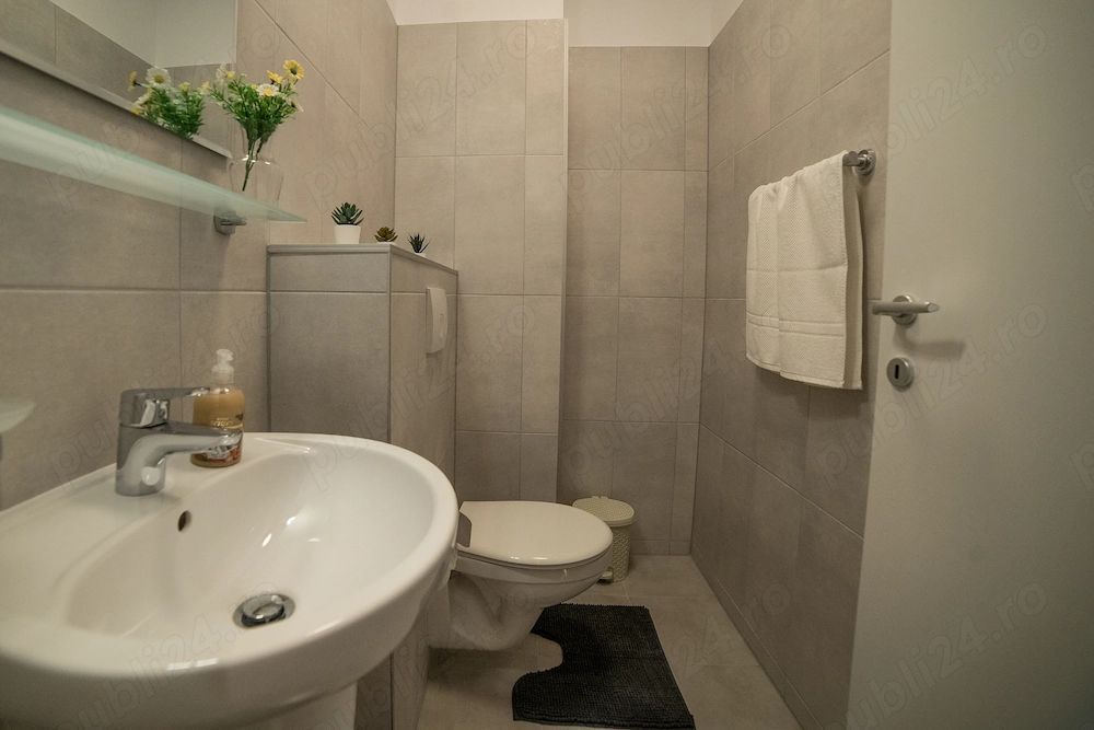 Apartament 3 camere de inchiriat, Denya Forest