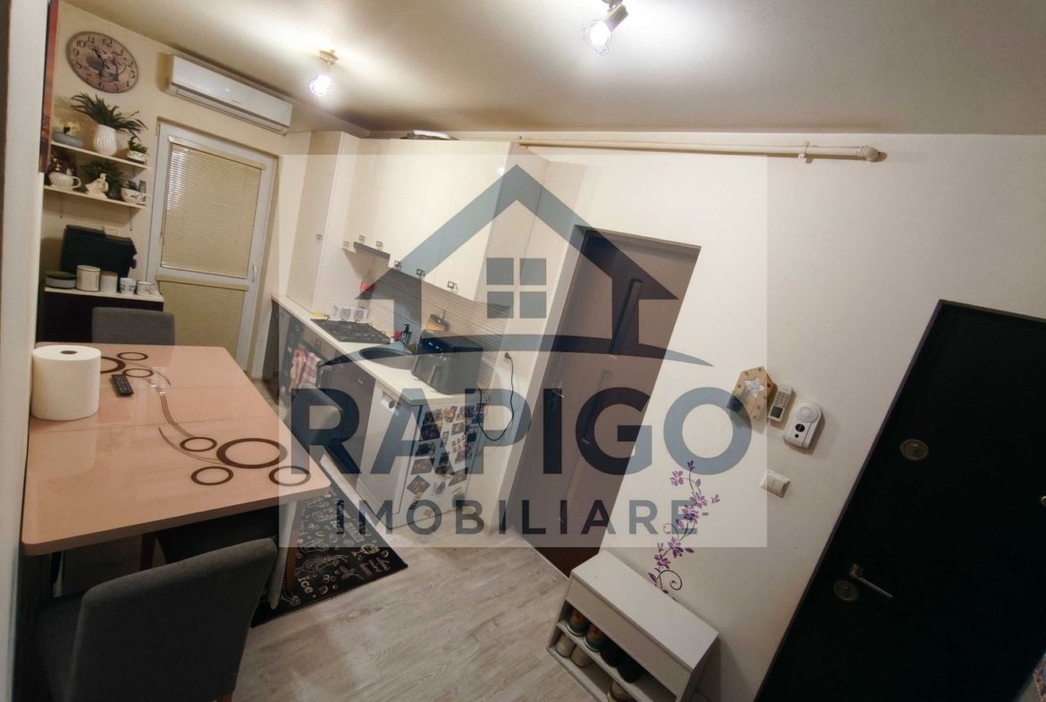 Apartament 2 camere decomandat de vânzare