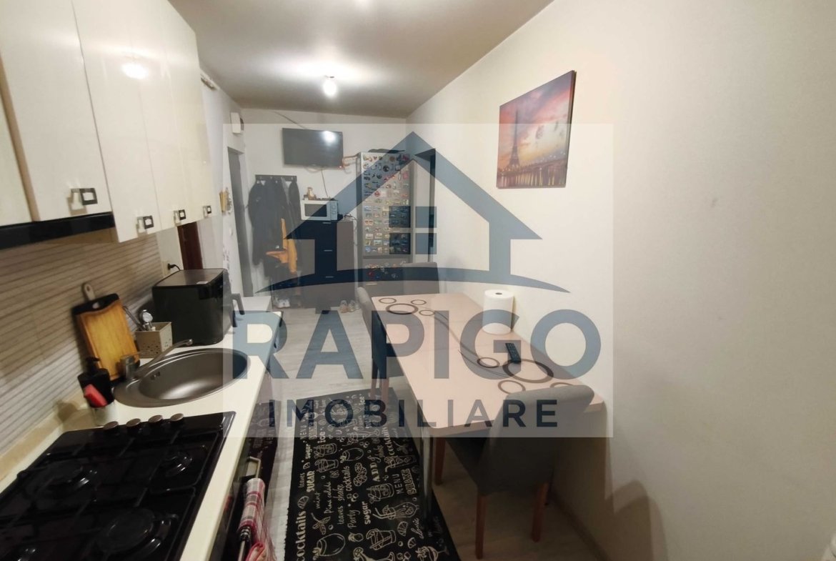 Apartament 2 camere decomandat de vânzare