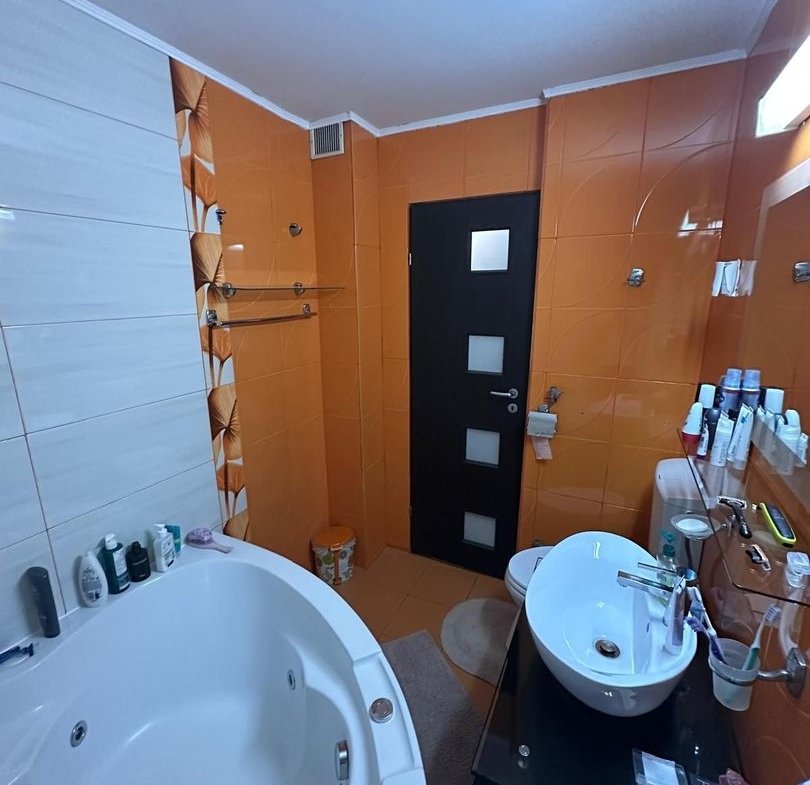 Rahova Str Doina apartament 2 camere mobilate si centrala termica