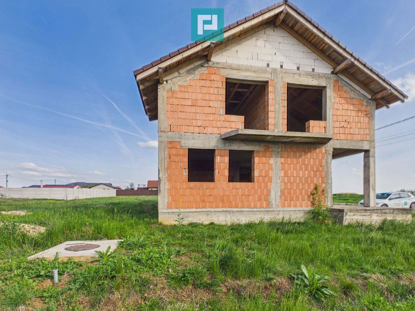 Casă la roșu cu  6 camere,  teren 500 mp în Aluniș