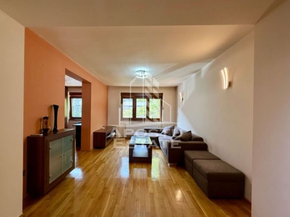 Apartament 4 camere si garaj de vanzare, etaj 1, Medicina Timisoara