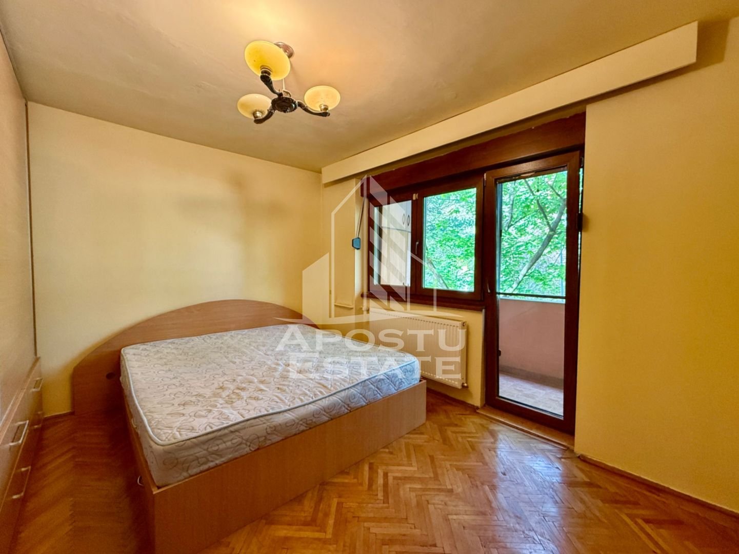 Apartament 4 camere si garaj de vanzare, etaj 1, Medicina Timisoara