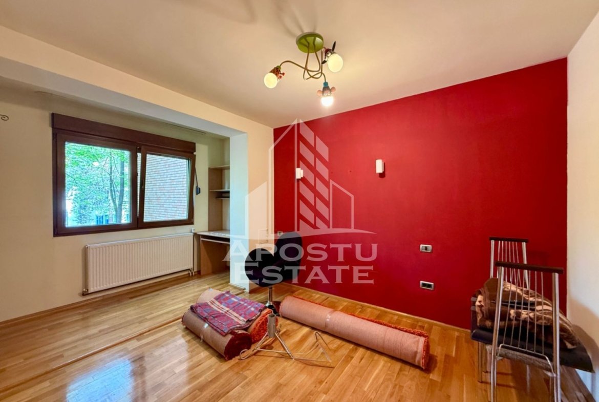Apartament 4 camere si garaj de vanzare, etaj 1, Medicina Timisoara