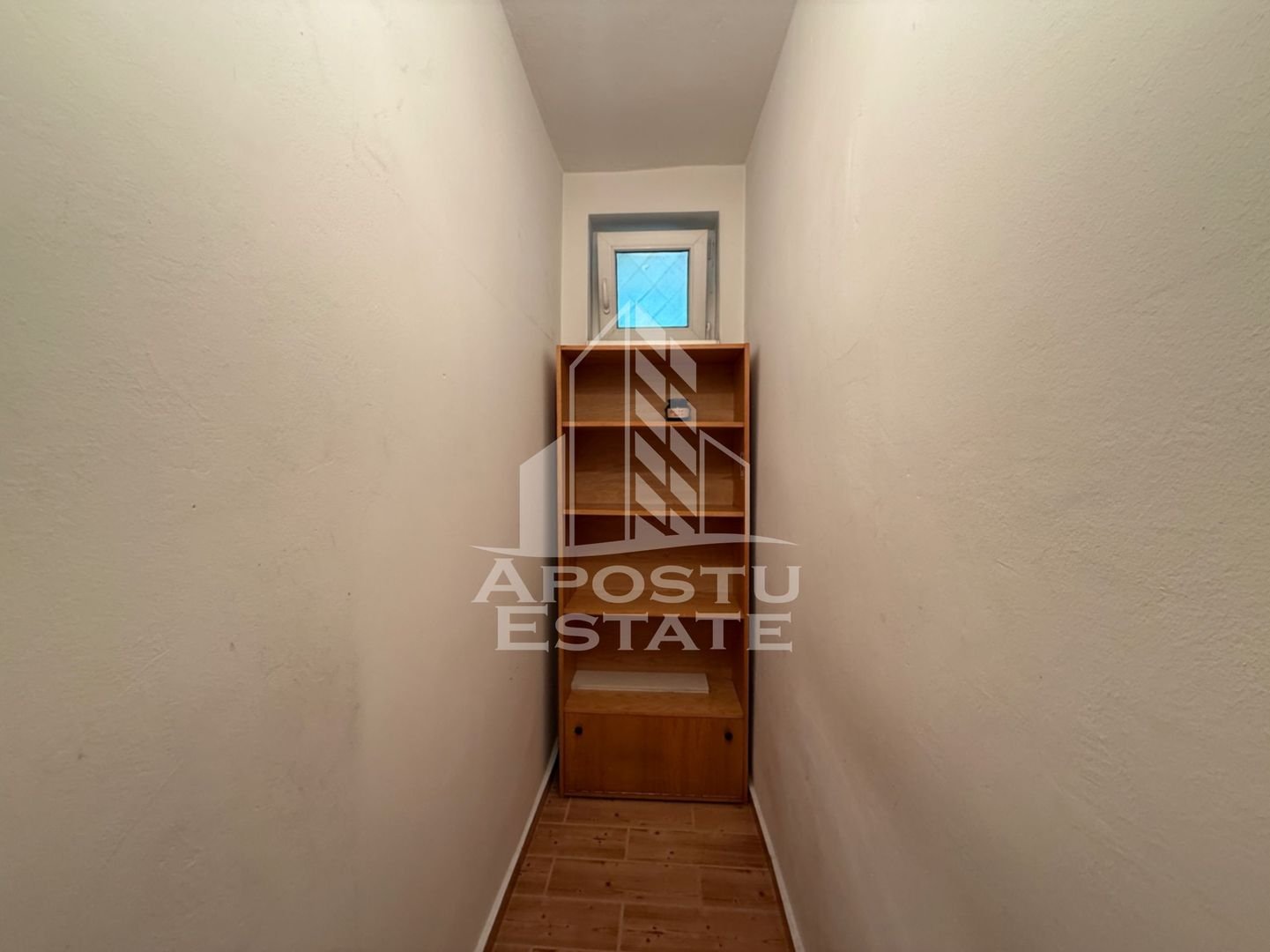 Apartament 4 camere si garaj de vanzare, etaj 1, Medicina Timisoara