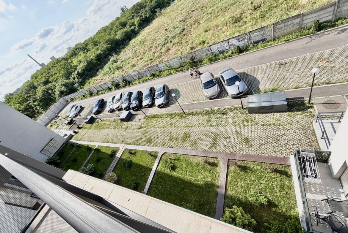 Garsoniera complet mobilata – bd. Timisoara 101N – loc parcare
