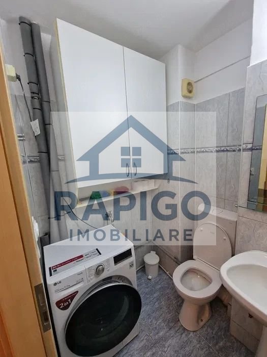 Apartament cu 2 camere decomandate, situat în zona Dacia