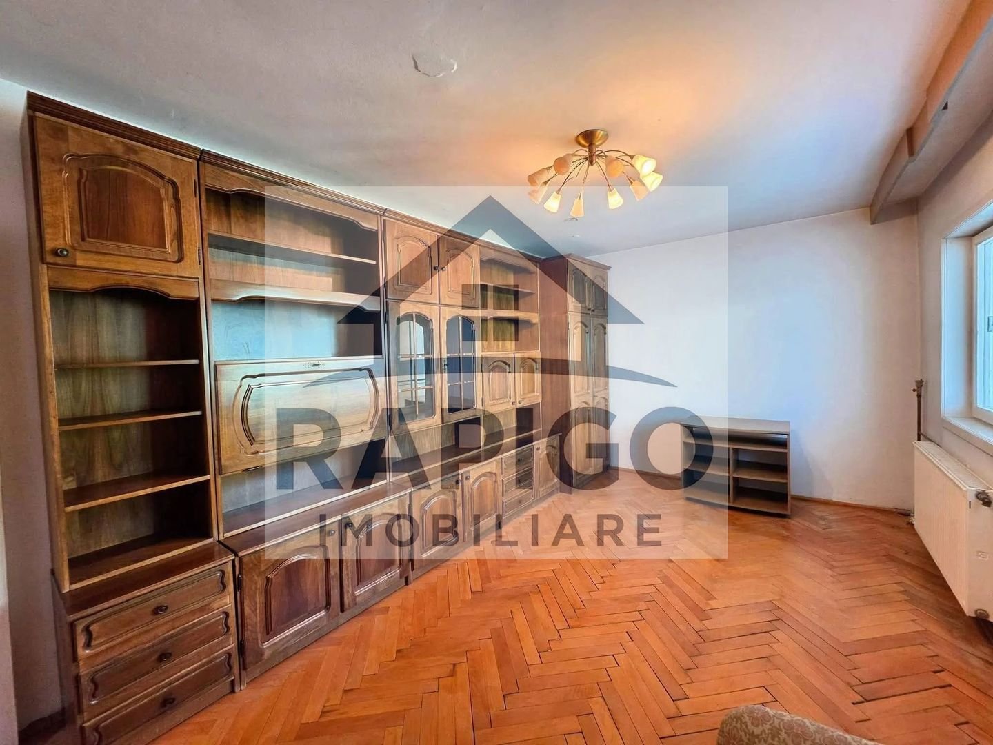 anBn-2734 Vand apartament cu 2 camere decomandat in Calea Lipovei