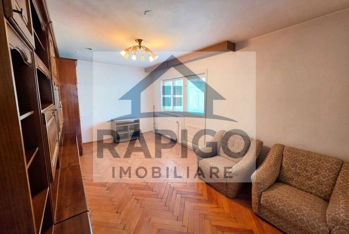 Vand apartament cu 2 camere decomandat in Calea Lipovei