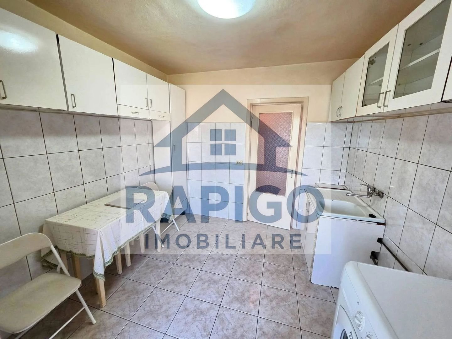 anBn-2748 Vand apartament cu 2 camere decomandat in Calea Lipovei