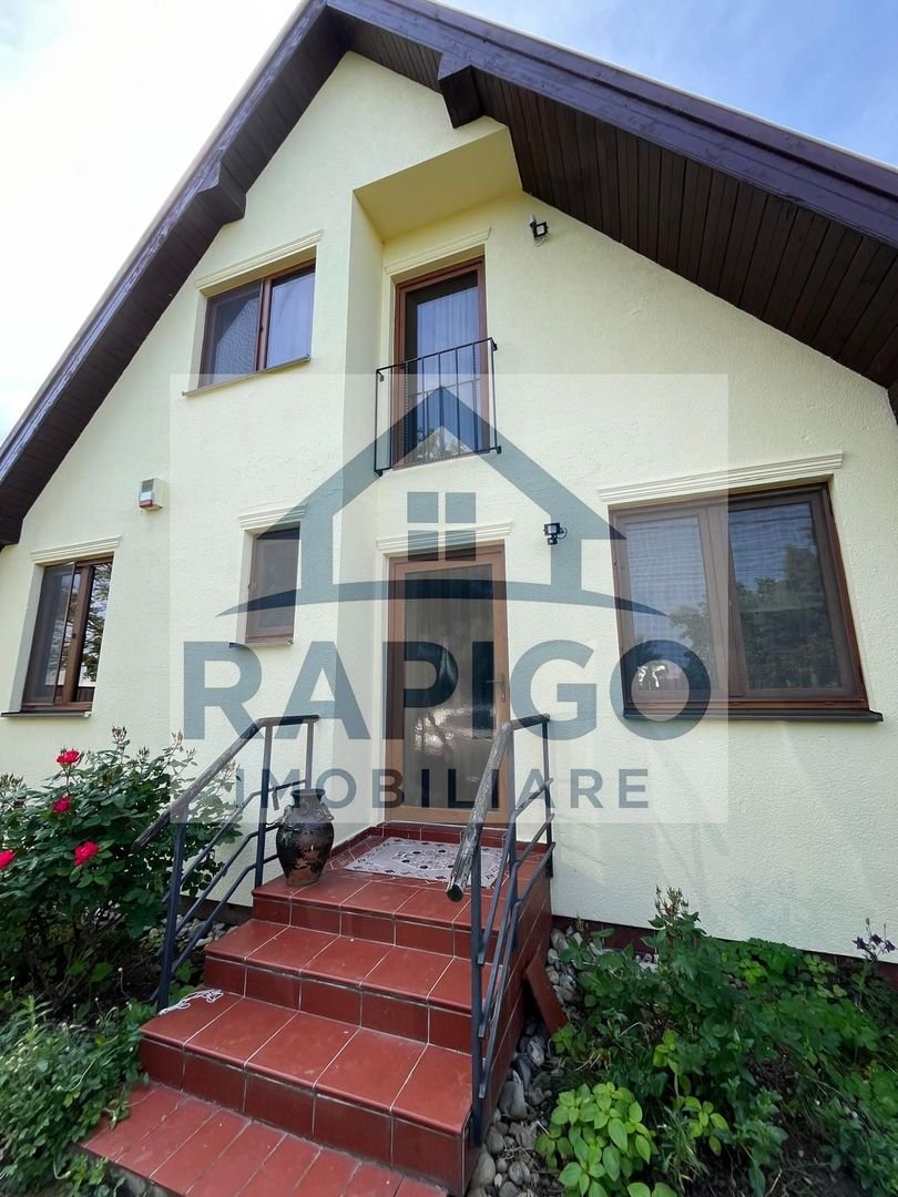 anBn-2749 Casă elegantă, spațioasă, ideală pentru familie – Sanmihaiu Roman