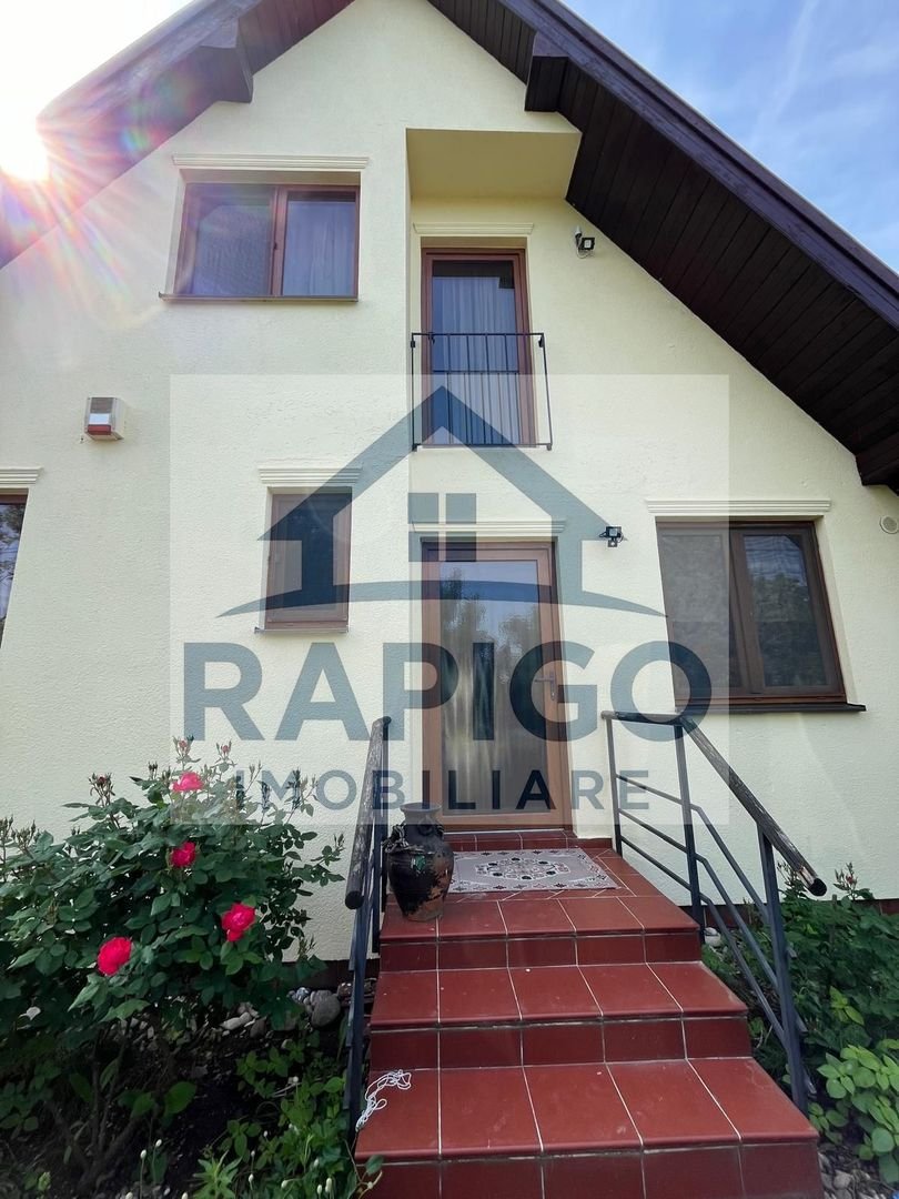 anBn-2756 Casă elegantă, spațioasă, ideală pentru familie – Sanmihaiu Roman