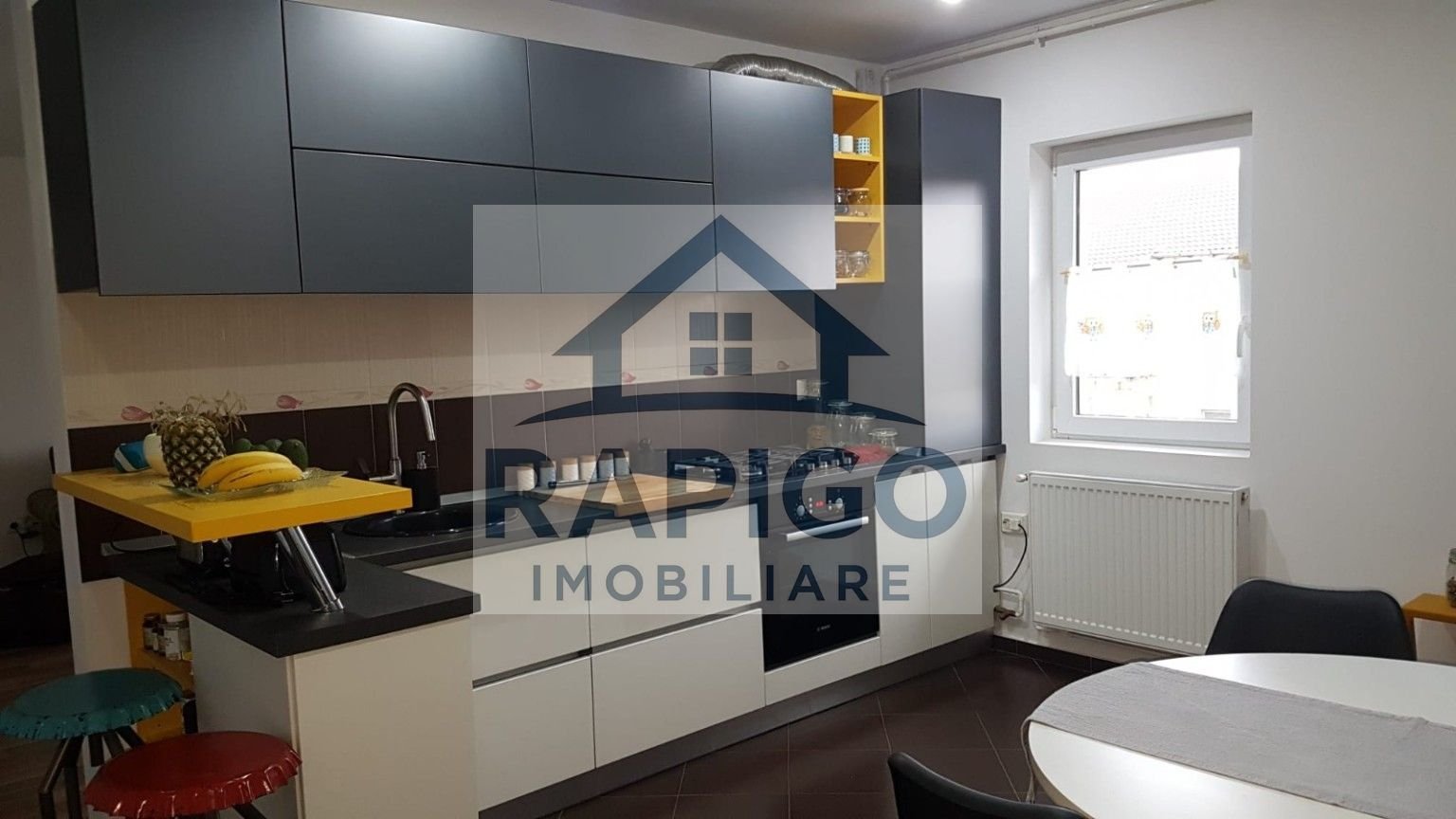 anBn-2799 Apartament modern cu 3 camere de închiriat – la 5 minute de Iulius Mal