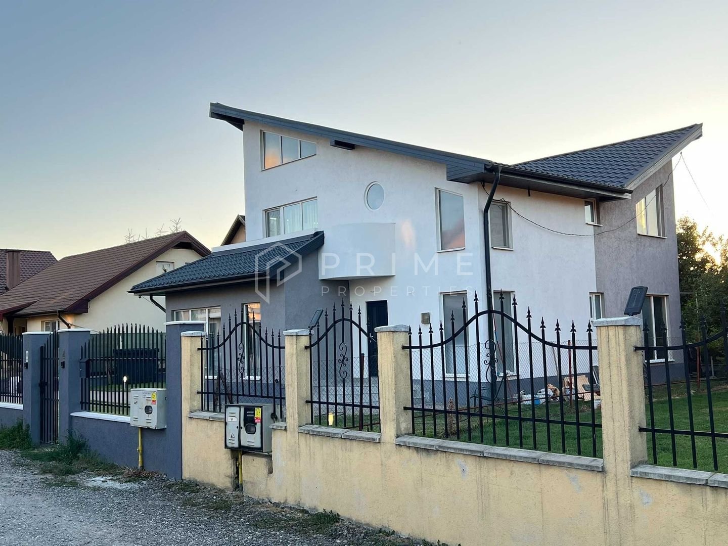 anBn-3009 DE VÂNZARE: Casă Modernă „La Cheie” (175 mp) | 7 Noiembrie