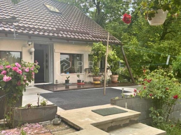 DE ÎNCHIRIAT: Casă Spațioasă cu 4 Camere + Mansardă | Valea Iubirii