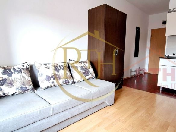 Oferim spre inchiriere garsoniera, loc de parcare, zona Soarelui