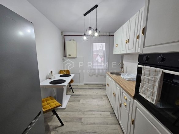 DE ÎNCHIRIAT: Apartament 3 Camere, Modern & Renovate Recent – Zona Tud