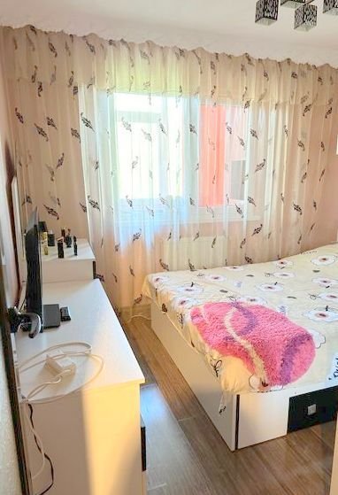 De vanzare apartament cu 3 camere, micro 38, et. 3, 63.000 euro