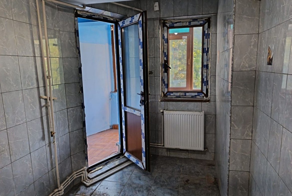 De vanzare apartament cu 2 camere, et. 2, Micro 13, 53.000 euro