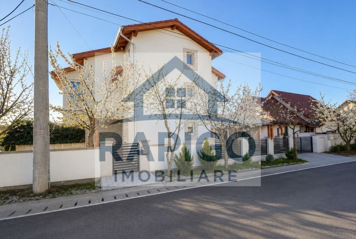 Duplex Spațios cu 3 Dormitoare și Curte Amenajată |