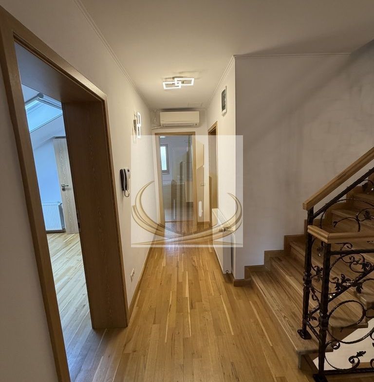 Duplex complet renovat | 154 mp | Panouri fotovoltaice | Dumbravita