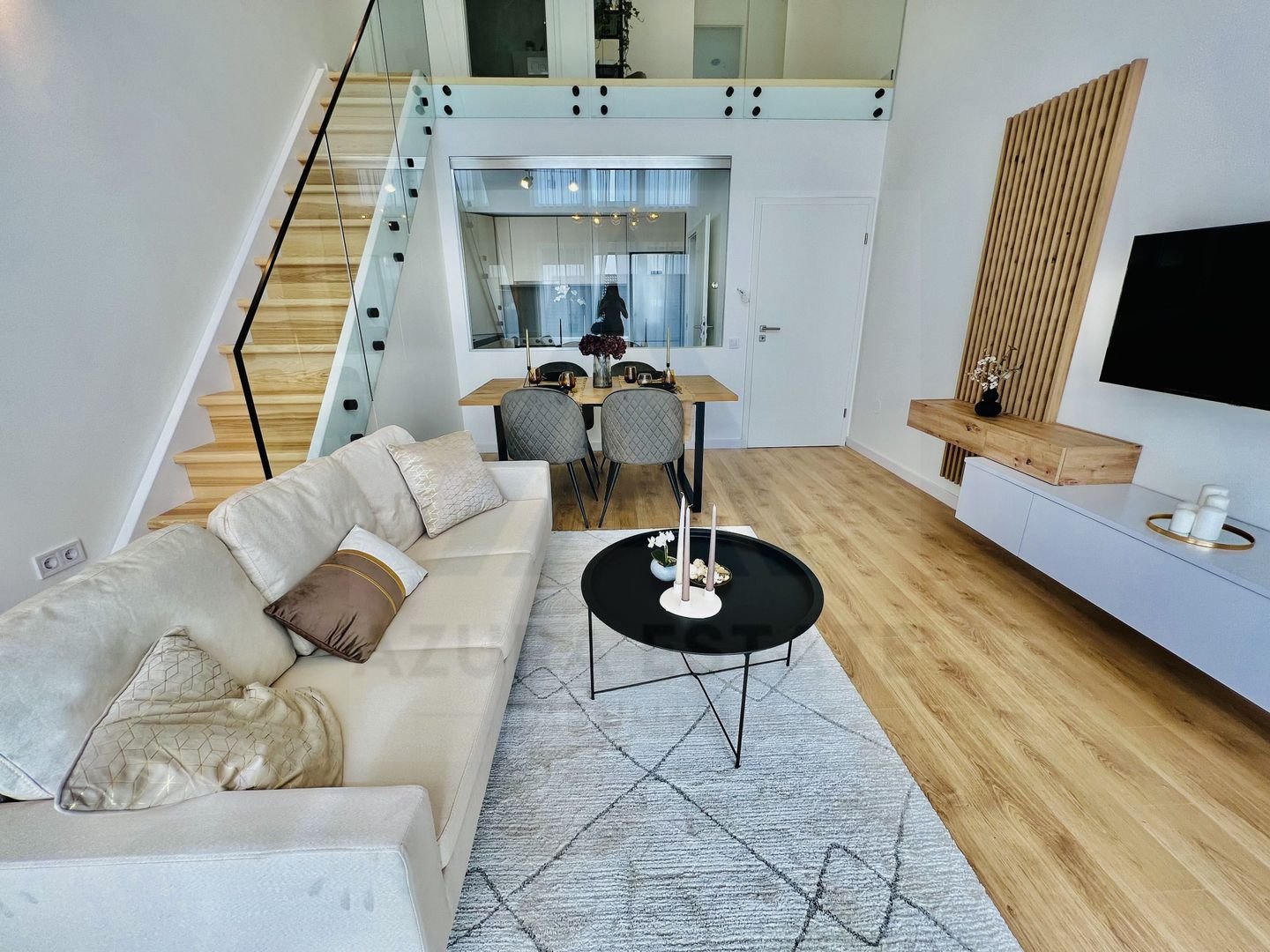 anBn-4074 Penthouse ultramodern utilat 5 camere 2 bai si 139 mp utili in DaVinci