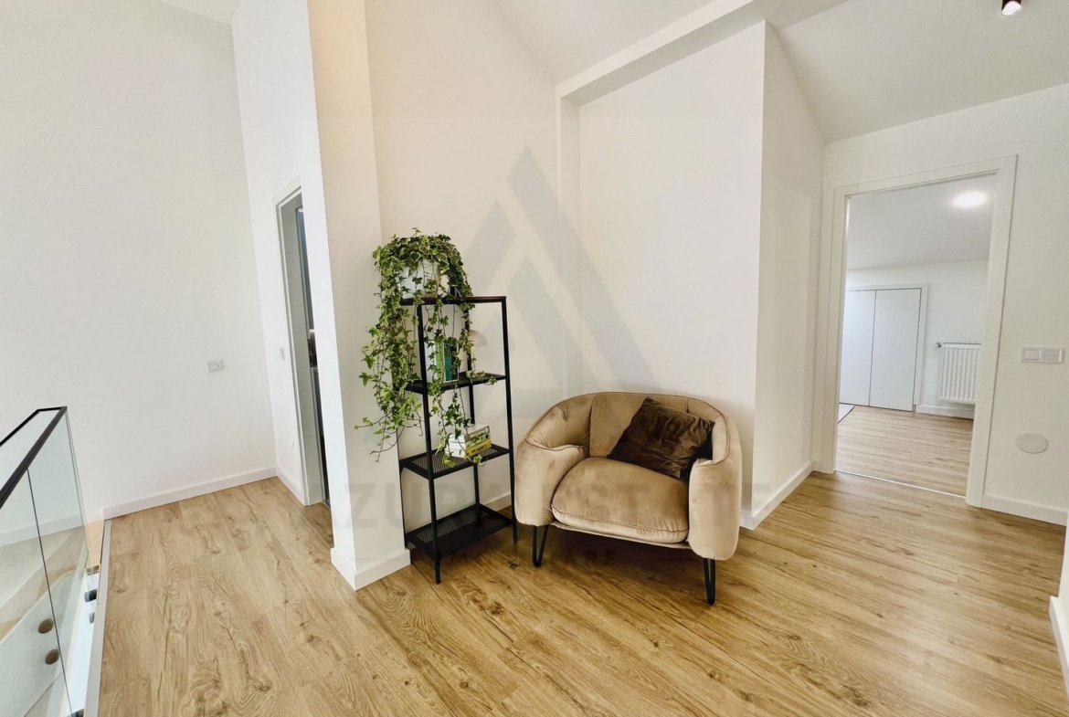 Penthouse ultramodern utilat 5 camere 2 bai si 139 mp utili in DaVinci