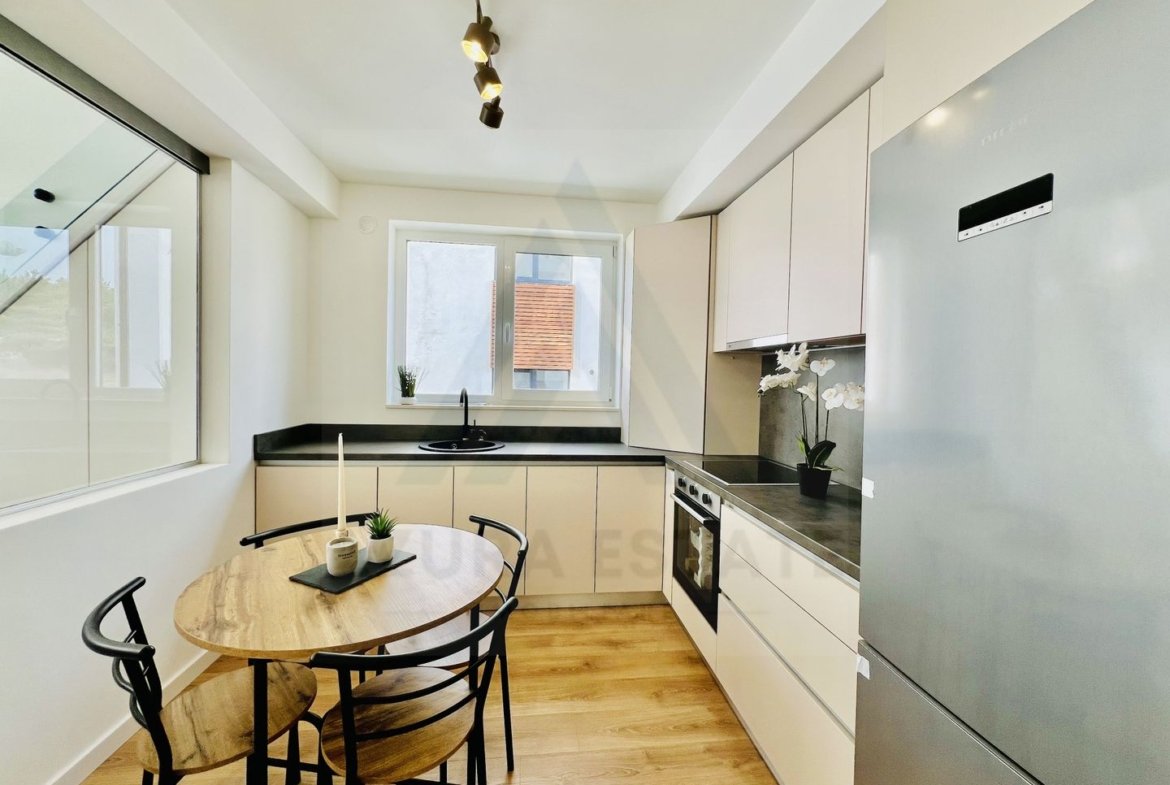 Penthouse ultramodern utilat 5 camere 2 bai si 139 mp utili in DaVinci