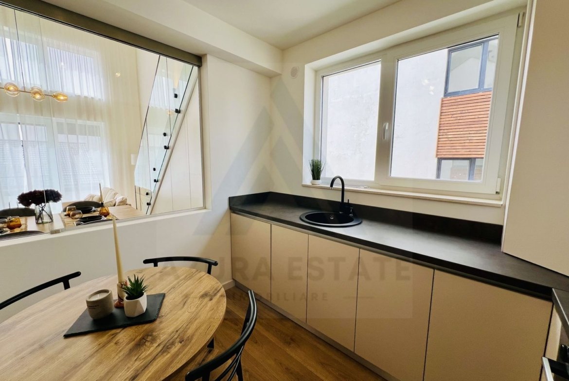 Penthouse ultramodern utilat 5 camere 2 bai si 139 mp utili in DaVinci