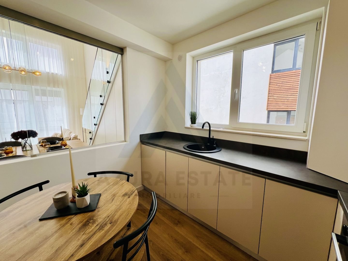 anBn-4083 Penthouse ultramodern utilat 5 camere 2 bai si 139 mp utili in DaVinci
